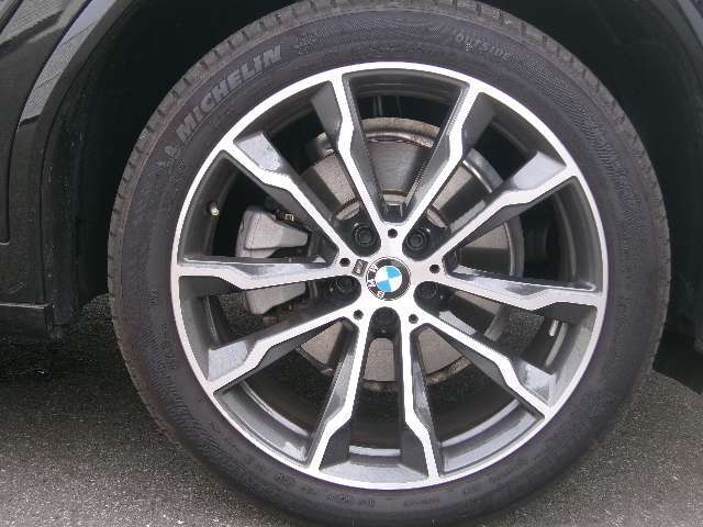 現在お乗りのお車をの査定も実施しております！BMWだけでなく他の輸入車、国産車も、もちろん査定させて頂きます！