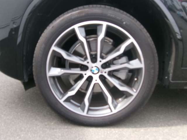 現在お乗りのお車をの査定も実施しております！BMWだけでなく他の輸入車、国産車も、もちろん査定させて頂きます！