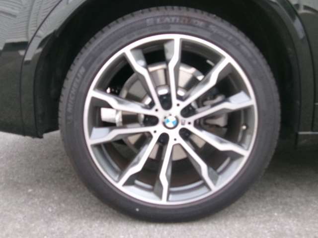 現在お乗りのお車をの査定も実施しております！BMWだけでなく他の輸入車、国産車も、もちろん査定させて頂きます！