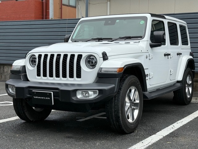 Jeep武蔵野「認定中古車」をご覧頂き誠にありがとうございます！【黒革調レザーシート装着】内外装も綺麗なお車です！お気軽にお問合せ下さい！