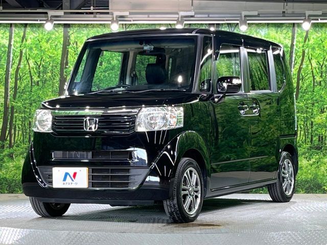 大好評のボディコーティング「弾スプラッシュコート」もご納車までに施工可能。通常のガラスコートと異なる、耐久年数6年の無機質ガラスコーティングが、ボディをキレイな状態に保ってくれます。