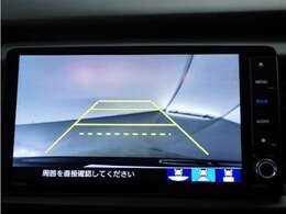 ◆バックカメラ◆リバースにするだけで映ります、後方の安全確認や、狭い駐車場での車庫入れ、雨の日や夜間など視界の悪い時に便利です！安全にバックする為には欠かせない装備です。