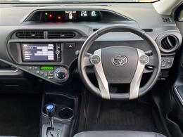 【ステアリング】軽い力で扱いやすいハンドルです。目立つ傷やスレなどなく綺麗な状態です！除菌プランいれていただくとさらに快適に！清潔なお車はお子様にも安心ですね！