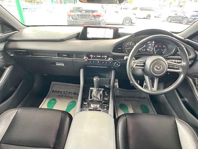 運転席廻りの画像です！操作スイッチ類も比較的に綺麗な状態です♪他に詳細画像をご希望の方はこちら！【1st@e-g-a.co.jp】へご連絡ください！