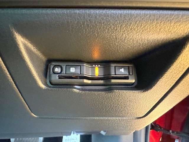ビルトインETC付き！高速道路での移動に便利ですね！どうせ買うなら付いていた方が良い、需要の高い装備です！
