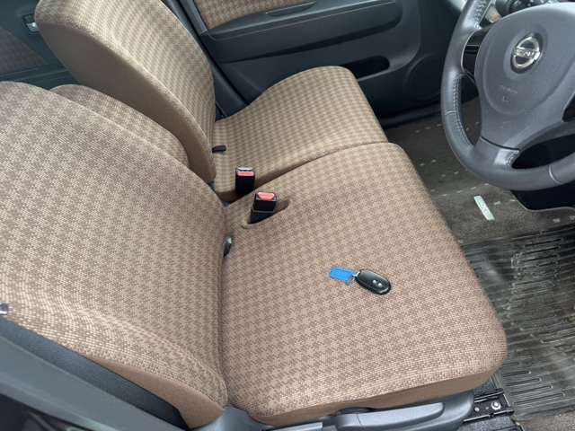 ご覧頂きありがとうございます。フリーダイヤル【0078-6002-984164】 、メールでお気軽にお問合せ下さい。ご来店の際は『カーセンサーを見た』と言っていただければスムーズにご案内できます。