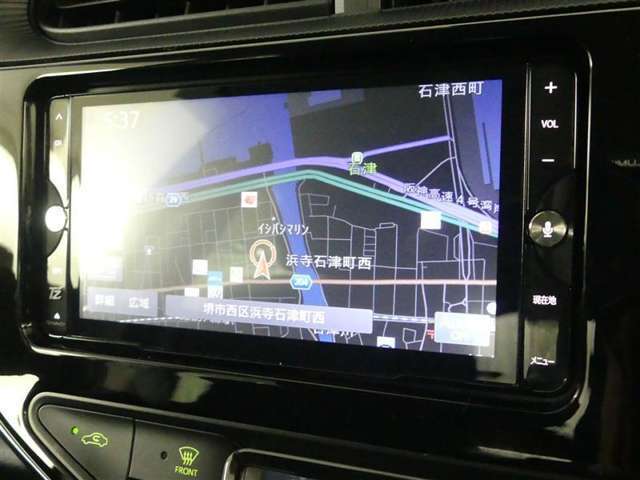 知らない道でも安心のナビ付き。