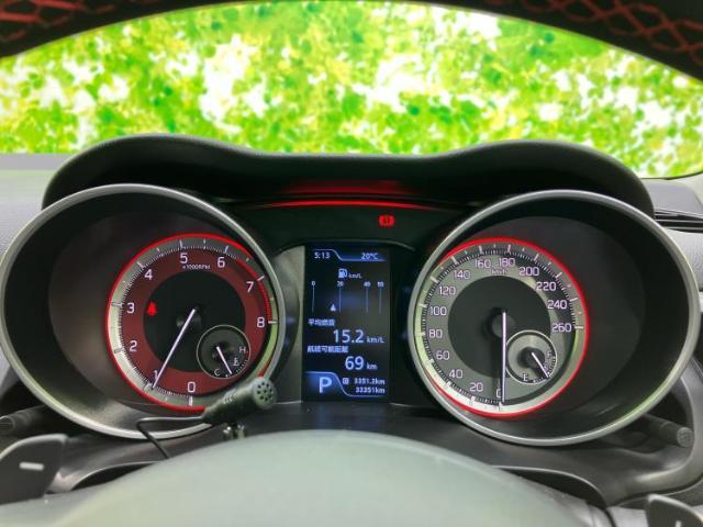 WECARSの展示場では実際に見て、触ってお車をお選びいただけます！知識の豊富な営業スタッフが様々なカーライフをご提案いたします！