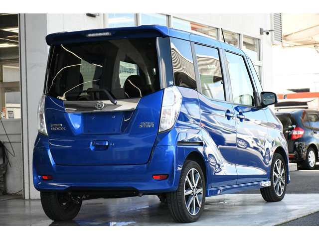 エルジオは大型整備工場を併設してます。納車点検はもちろんアフターもお任せください