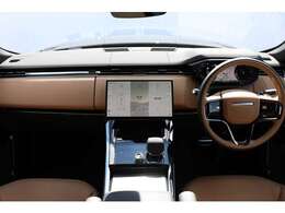 垂直と水平を基調とした伝統的なRANGEROVERのインテリアをシンプルでモダンなデザインで仕上げています。