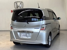 【Honda認定中古車 U-Select】　は3つの安心をお約束します。　1　Hondaのプロが整備した安心。 2　第三者機関がチェックした安心。　3　購入後もHondaが保証する安心。