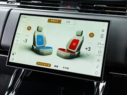 前席シートクーラー＆ヒーター、後席シートヒーター搭載！季節のよっては欠かすことのできないポイントの高い装備と言えます！ナビ画面で前後席共に操作可能。エアコンも前後席独立で使用可能です！