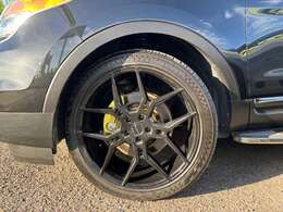 サンルーフ バック.サイド.フロントカメラ 社外アルミホイール HIDヘッドライト パワーバックドア CD/DVD Bluetooth ETC クルーズコントロール シートヒーター ドラレコ ルーフレール 3列シート