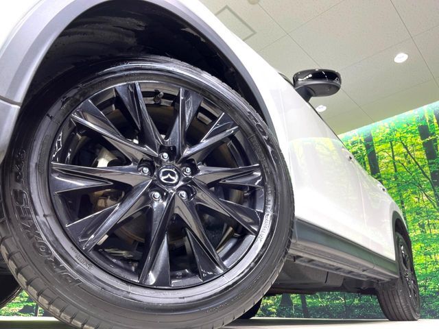 【純正19インチアルミホイール】外観にマッチした純正アルミホイールを装着しております。各種社外アルミホイールや、スタッドレスタイヤも取扱いしております。是非ご相談ください♪