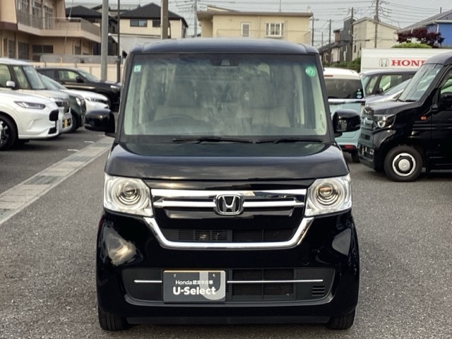 内外装ともにきれいなお車で、ギャザズメモリーナビ　Bluetooth　Rカメラ　等装着しております！
