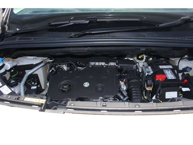 エンジンは1500CCディーゼル（アドブルー浄化式）ターボを搭載。