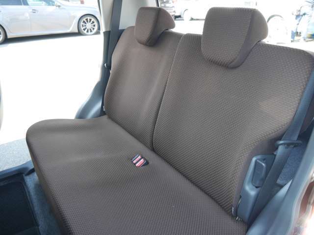 後部座席も小奇麗な感じです。あまり使用されていなかったご様子です。