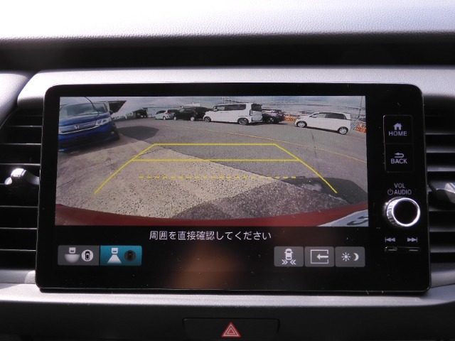 ◆バックカメラ◆リバースにするだけで映ります、後方の安全確認や、狭い駐車場での車庫入れ、雨の日や夜間など視界の悪い時に便利です！安全にバックする為には欠かせない装備です。