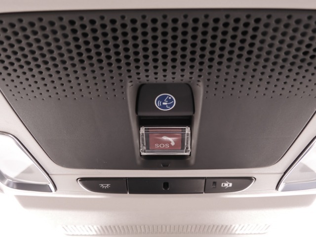 新世代コネクテッド技術「Honda CONNECT」搭載。緊急時にオペレーターのサポートを受けることも可能です。