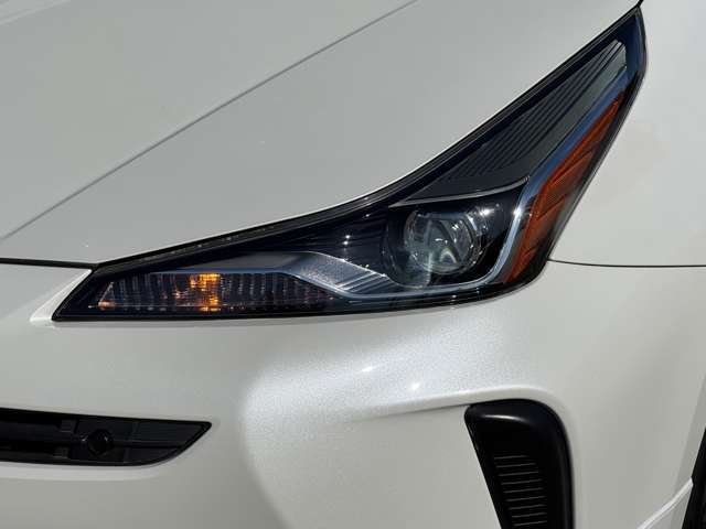 内装のクリーニングは専任のスタッフが真心込めて！　抗菌クリーニングです。格安で別途ガラスコーティングも承れますよ。