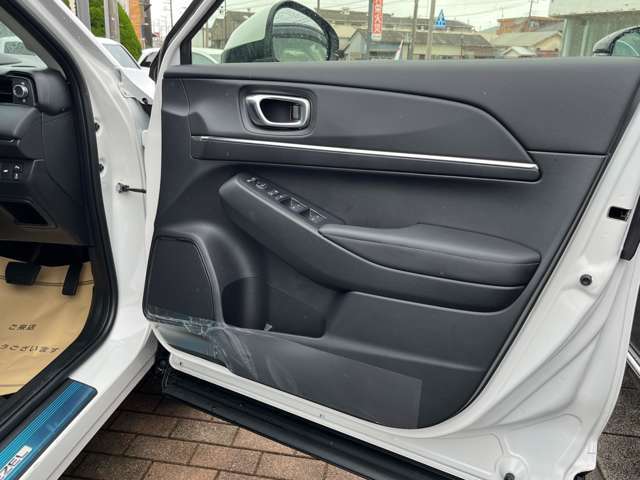 シートの汚れや内装傷は少なく状態良好です！！