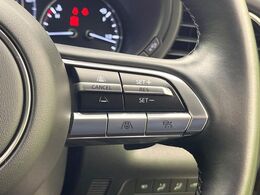 【マツダ・レーダークルーズコントロール】高速道路での長距離走行が楽に！自動で速度を保つクルーズコントロールが、衝突軽減システムと連携し、前方の車両を感知して車間を保つように速度調節してくれます！！