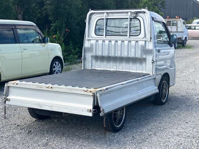展示車除菌済みになります！ご覧の際は、シート・ドアノブ・シフトレバー等、除菌の上、安心してご覧になれます