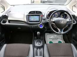 すっきりとしたフィットHVらしいデザインのダッシュ回り！フロントビューの視認性もよく運転しやすいと思います★