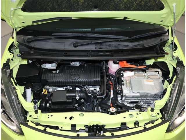 お車の取扱説明書・メンテナンスノート（記録簿）も御座います。トヨタのディーラーで安心を買って下さい。当社は無理な勧誘は致しません。まずはお客様からのお問い合わせを心よりお待ちしております。