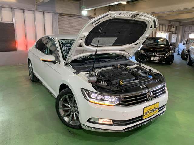 ★フォルクスワーゲン パサート B8 TDI ハイライン 2.0L 軽油 入庫です！●プリクラッシュブレーキシステム！●アダプティブクルーズコントロール！●アップルカープレイ＆アンドロイドオート！