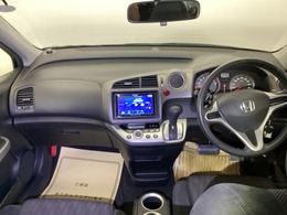 開放感のある運転席まわり！　運転席からの視界は良好です。