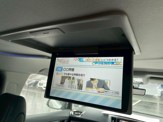 認証整備工場を完備。車検検査コースも完備し、2級整備士が消耗品を含む法律で定められた整備個所を点検致します。また、オーディオ・エアコン等、車検整備とは関係のない個所も、予備整備してお渡し致します。