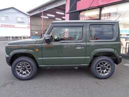 お車を見られる際には是非エンジンルームもチェックしてみてください！その仕上がりに驚かれるはずです！！