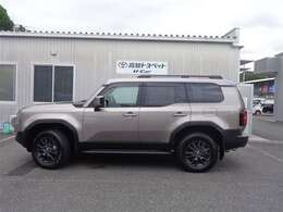 ロングラン保証1年付きです。保証距離は走行距離無制限となっております（プラスでの延長保証もございますがその場合は有料となっております。詳しくはスタッフまでお尋ねください。）