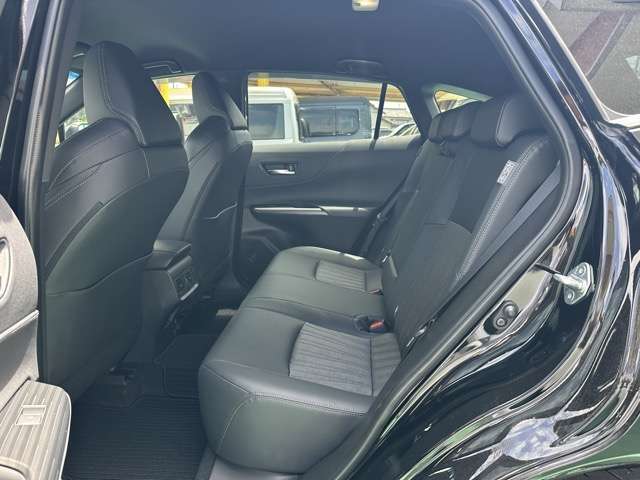 ★5年間新車保障★初度登録から5年間の新車保証が含まれています。長期間、安心してお乗り頂けます！保障費用は支払総額に含まれています！遠方のお客様は保証継承後、お近くのディーラーにて保証が受けられます！