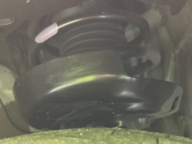 お車を安心してお乗りいただく為には、足回りの定期点検が欠かせません。サービスサポート（有償保証）では無料点検もご提供しており、安心のカーライフをお過ごしいただけるサポート体制が整っています。