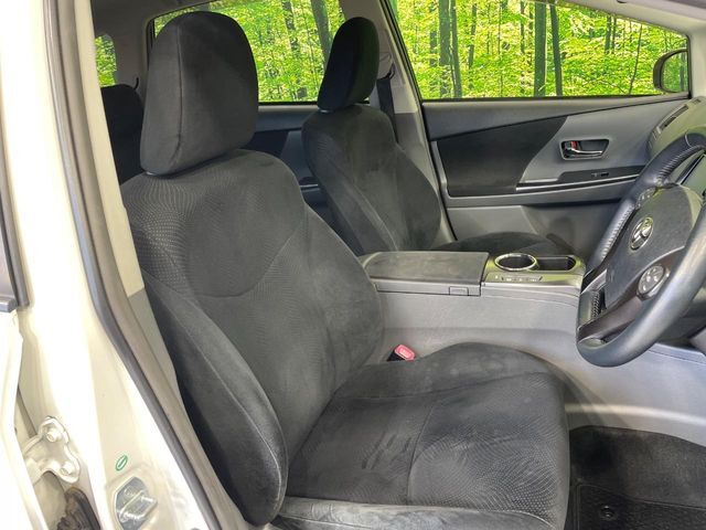 運転席シート廻りは使用感も少なく、良好な状態となっています。丁寧に使われていたことがよくわかりますね。