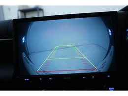 バックモニター付きですので、日常の駐車はもちろん、人や障害物のなど後方が映像で確認出来るので安心です！補助装置になりますので、目視でもご確認ください。