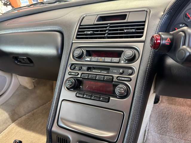 運転席周りの状態になります！！ルームクリーニング済みです！