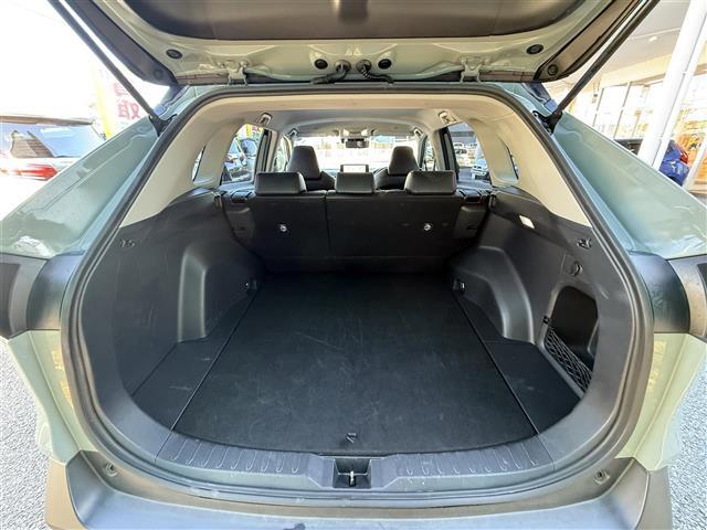 ラゲッジスペースも十分な容量がございますのでお出かけの際も荷物が沢山載りますね♪