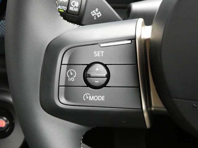 アクティブクルーズコントロール（ACC）搭載！設定した速度を基準として、一定の車間距離を自動で維持してくれる機能です！