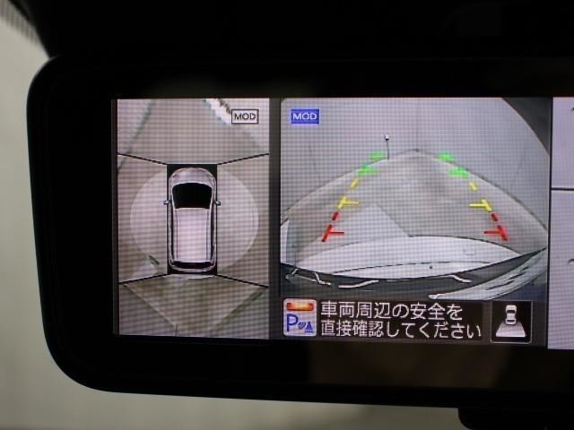 車両周辺を真上から見たような広範囲の映像を表示し、安全運転をサポートする「アラウンドビューモニター(移動物検知機能付)」を内蔵ルームミラーに装備しています。