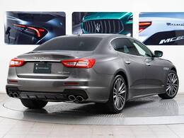 Quattroporte　グランスポーツ　350馬力（カタログ値）純正OP総額：820，000<span class=