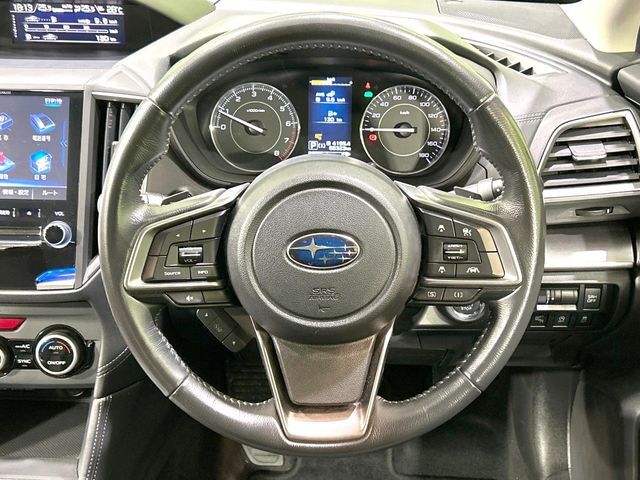 【ステアリングスイッチ】運転中、前方から目線をそらすことなく、オーディオ等の操作が可能な便利機能！安心＆快適なドライブを演出してくれます♪