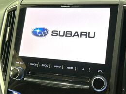 【純正8型ナビ】人気の純正ナビを装備しております。ナビの使いやすさはもちろん、オーディオ機能も充実！キャンプや旅行はもちろん、通勤や買い物など普段のドライブも楽しくなるはず♪
