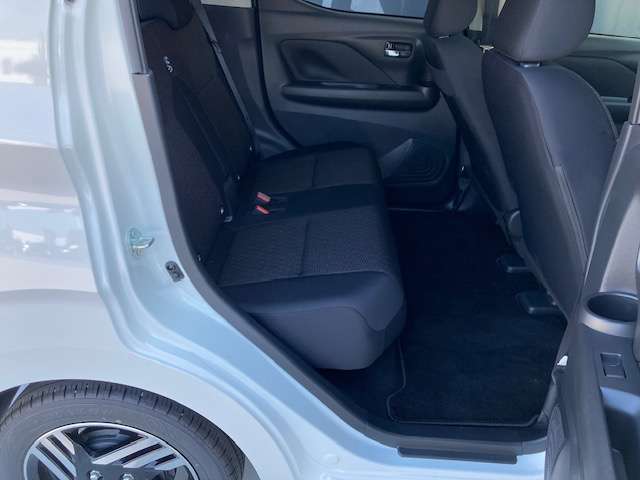 室内空間を除菌・消臭加工を行うプランもご用意致しております。納車前にはクリーニングを行いますが、さらに上質な空間をお求めの方はご相談下さい。
