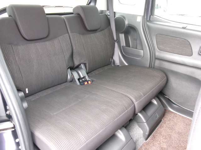納車前に外装洗車、車内クリーニング、エンジンオイル交換などの作業行います！お客様に気持ちよく乗り出していただけるように最善の努力を尽くします☆