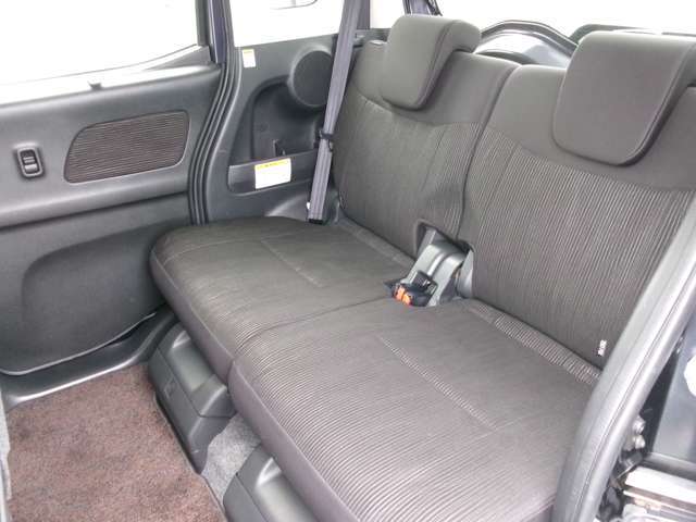 納車前に外装洗車、車内クリーニング、エンジンオイル交換などの作業行います！お客様に気持ちよく乗り出していただけるように最善の努力を尽くします☆