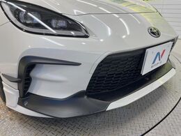 【GRエアロ】人気のGRエアロを装備！クルマの外観がよりスタイリッシュになり、街中で存在感あふれる1台に♪将来買い替える時にもリセールに影響しやすく、価値ある人気の装備です！