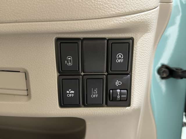 アイドリングストップ機能付いています。片側電動スライドドア装備車です。